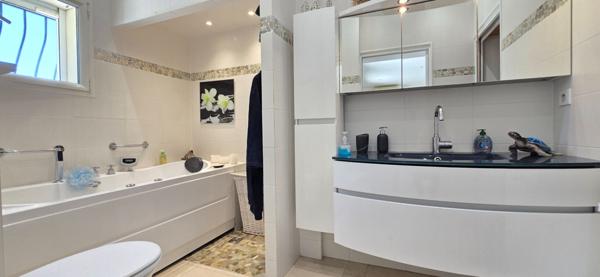 A vendre maison La Colle Sur Loup 5 pièces 167 m² terrain 1722 m²