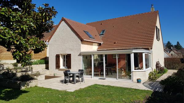TRES BEAU PAVILLON INDIVIDUEL LUZARCHES