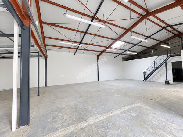 Saint-Avold: Bureaux + dépot  220m²  avec possibilité de stockage extérieur