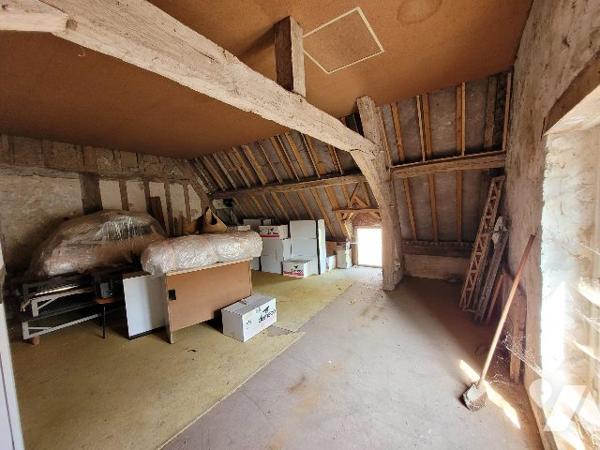 MAISON ANCIENNE AVEC DEPENDANCE