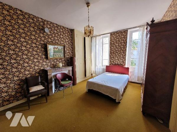 MAISON ANCIENNE AVEC DEPENDANCE