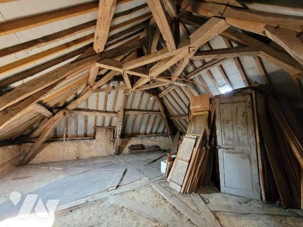 MAISON ANCIENNE AVEC DEPENDANCE