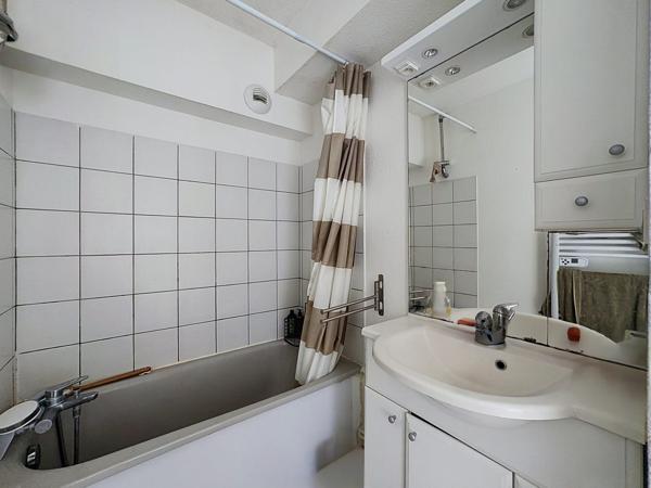 Appartement T2 avec balcon - SAINT AGNE