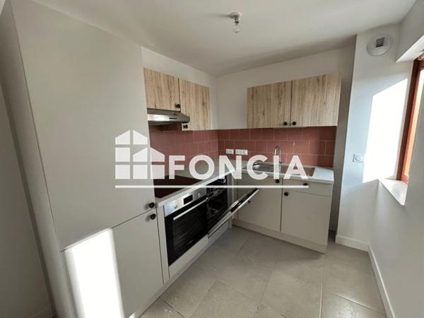 Location Appartement 3 pièces 66 m² - 5 AVENUE PIERRE BROSSOLETTE Armentieres 59280