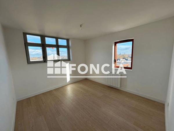 Location Appartement 3 pièces 66 m² - 5 AVENUE PIERRE BROSSOLETTE Armentieres 59280