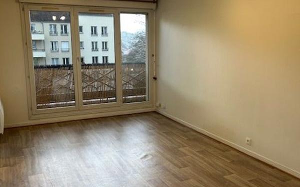 Appartement à louer    1 pièce • 32,07 m2 Chelles