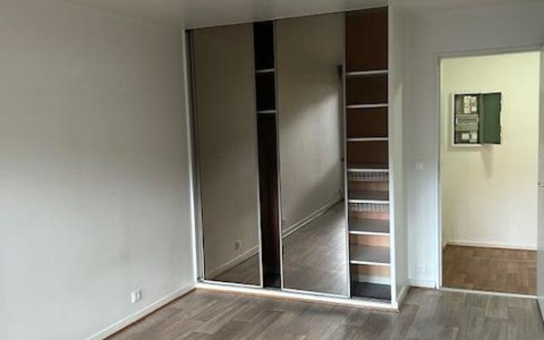 Appartement à louer    1 pièce • 32,07 m2 Chelles