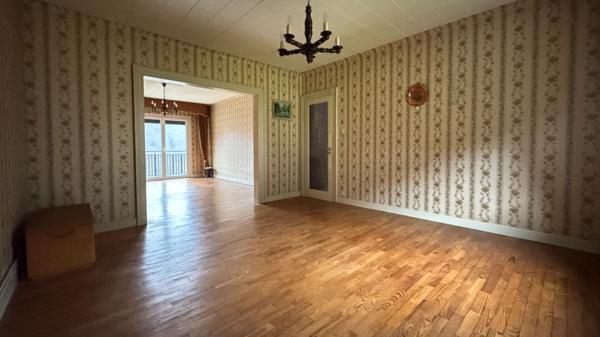 Maison - 7 pièces - 177 m²