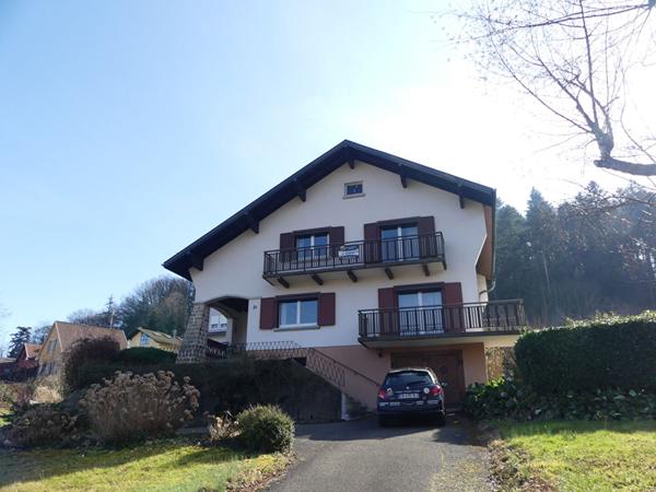 Maison - 7 pièces - 177 m²