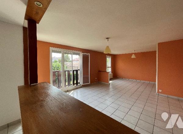 Craponne Centre / T4 avec balcon, et parking au 2ème et dernier étage