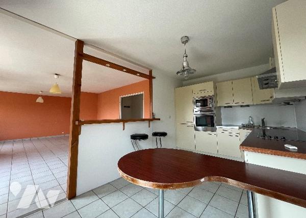 Craponne Centre / T4 avec balcon, et parking au 2ème et dernier étage