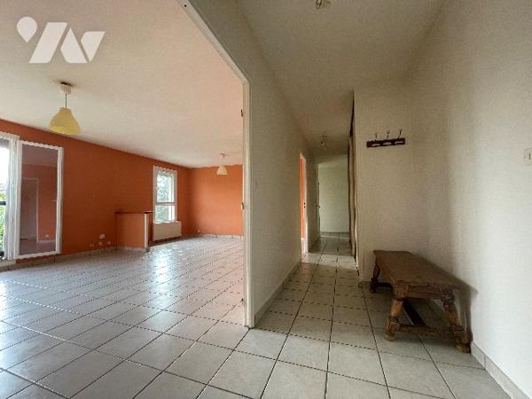 Craponne Centre / T4 avec balcon, et parking au 2ème et dernier étage