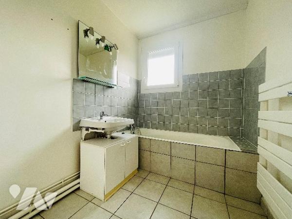 Craponne Centre / T4 avec balcon, et parking au 2ème et dernier étage