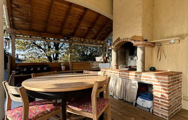 Opportunité rare maison 7 pièces 155m2 : deux niveaux indépendants, piscine et espace professionnel