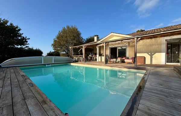 Opportunité rare maison 7 pièces 155m2 : deux niveaux indépendants, piscine et espace professionnel