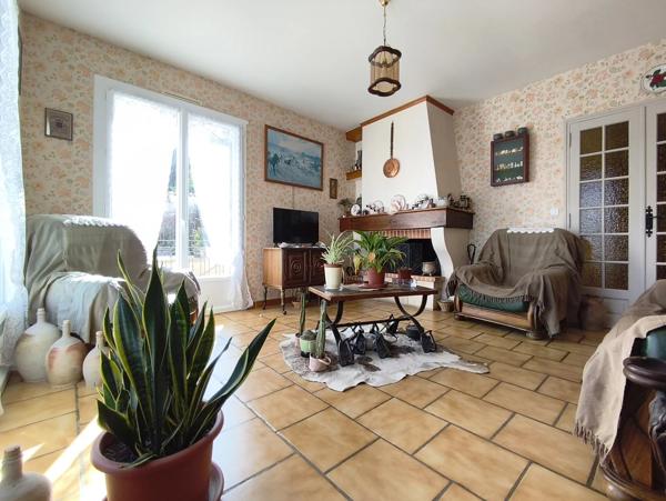 MAISON 4 CHAMBRES - ITEUIL