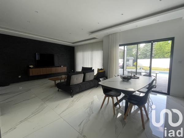 Maison à vendre 8 pièces 221 m² Joué-lès-Tours