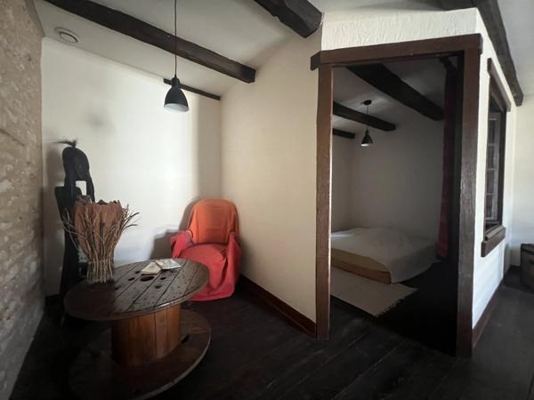 Vente                                                      Maison de village
                        
                     4 pièces                      119 m2                     à Valdivienne