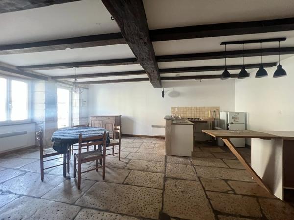 Vente                                                      Maison de village
                        
                     4 pièces                      119 m2                     à Valdivienne
