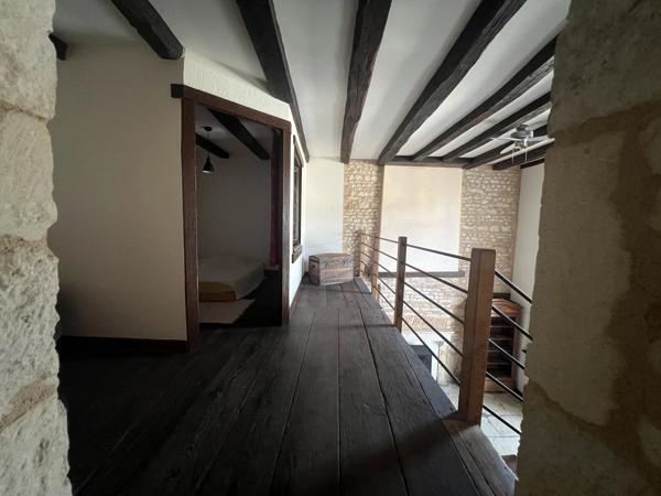 Vente                                                      Maison de village
                        
                     4 pièces                      119 m2                     à Valdivienne