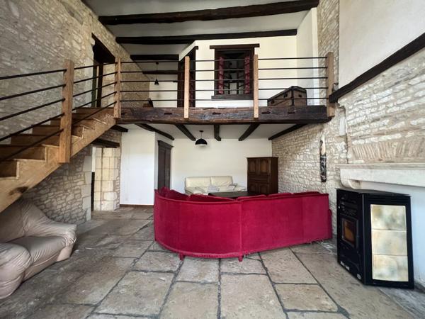 Vente                                                      Maison de village
                        
                     4 pièces                      119 m2                     à Valdivienne