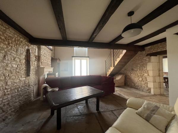 Vente                                                      Maison de village
                        
                     4 pièces                      119 m2                     à Valdivienne