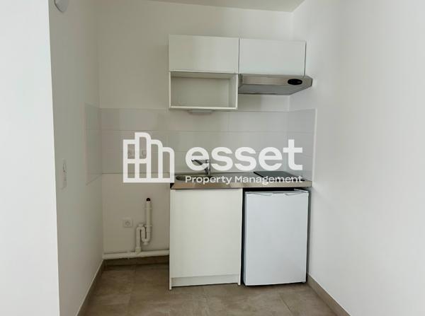 Location Studio 31.9 m² - Courbevoie 92400