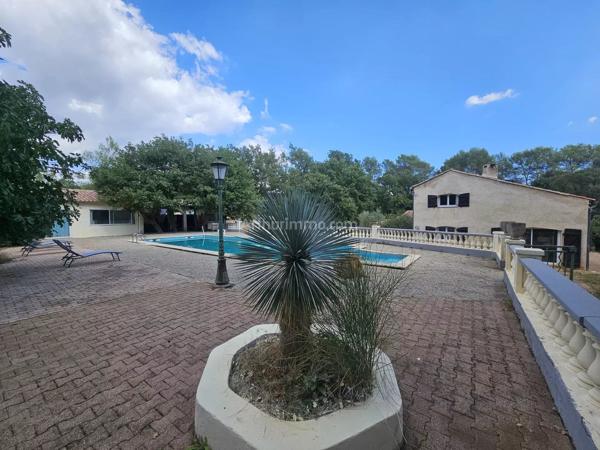 Vente                                                      Villa
                        
                     10 pièces                      230 m2                     à Draguignan