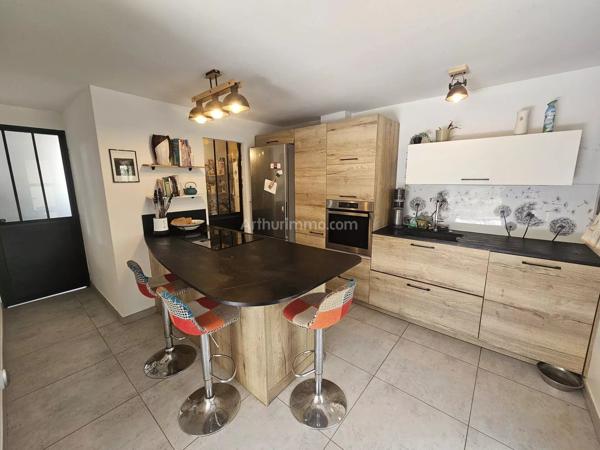 Vente                                                      Villa
                        
                     10 pièces                      230 m2                     à Draguignan
