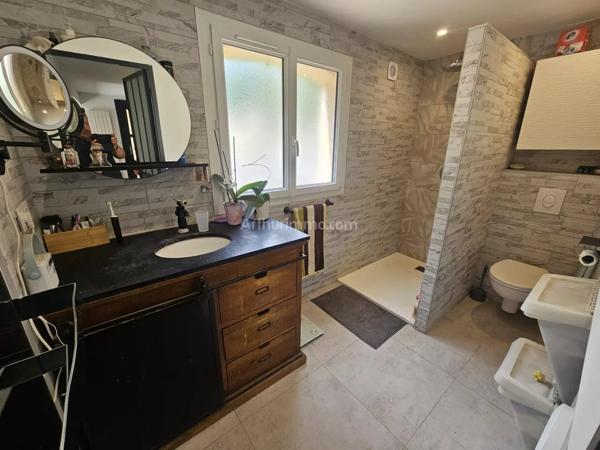 Vente                                                      Villa
                        
                     10 pièces                      230 m2                     à Draguignan