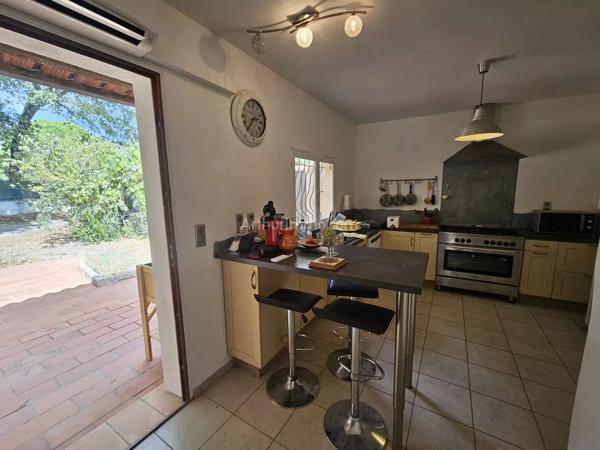 Vente                                                      Villa
                        
                     10 pièces                      230 m2                     à Draguignan