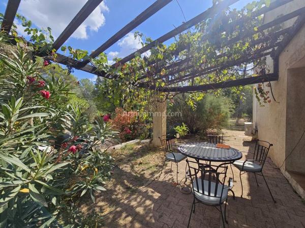 Vente                                                      Villa
                        
                     10 pièces                      230 m2                     à Draguignan