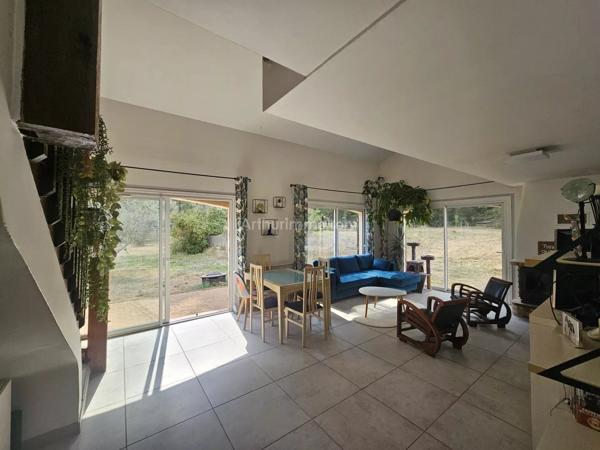 Vente                                                      Villa
                        
                     10 pièces                      230 m2                     à Draguignan