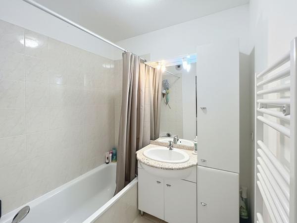 Appartement à vendre 225 320 € Saint-Laurent-du-Var 2 p 44,6 m² DPE C