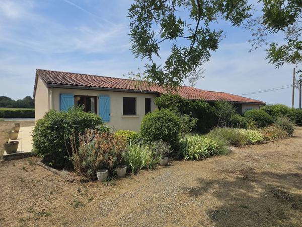 Maison de plain-pied avec piscine, garage et jardin clos à proximité de Montaigu-de-Quercy