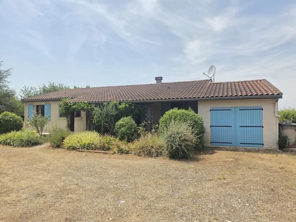 Maison de plain-pied avec piscine, garage et jardin clos à proximité de Montaigu-de-Quercy