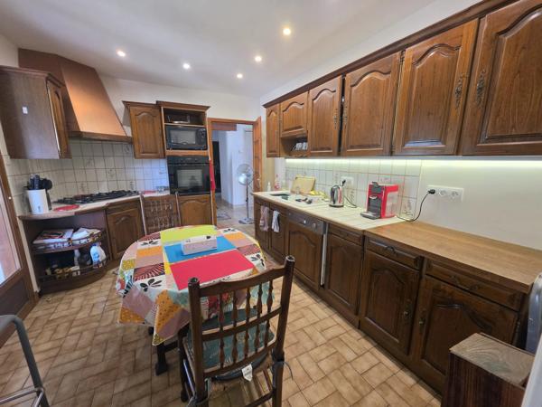 Maison de plain-pied avec piscine, garage et jardin clos à proximité de Montaigu-de-Quercy