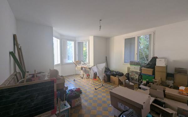 Maison à vendre    8 pièces •  Remoulins