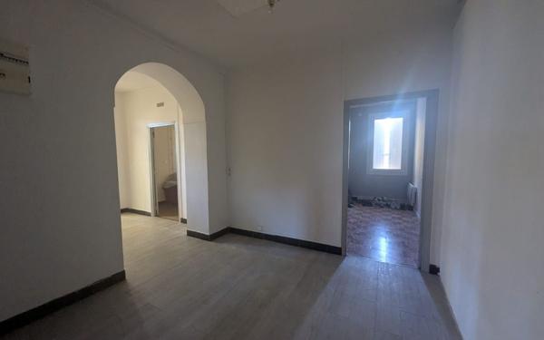Maison à vendre    8 pièces •  Remoulins
