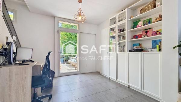 Maison de standing : DPE B et proximité RER E