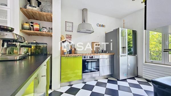 Maison de standing : DPE B et proximité RER E
