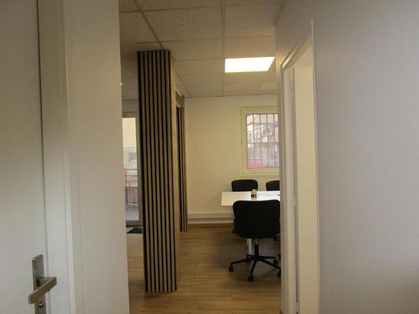 HAGUENAU CENTRE - MURS LIBRES, Local commercial ou professionnel    53 m²