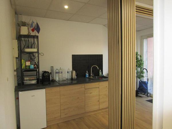 HAGUENAU CENTRE - MURS LIBRES, Local commercial ou professionnel    53 m²