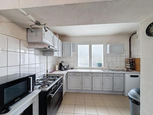 Maison de 180 m² de 4 chambres.