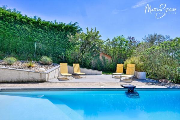 Propriété exceptionnelle à VALEILLE (42) avec parc agréamenté d'une piscine à débordement