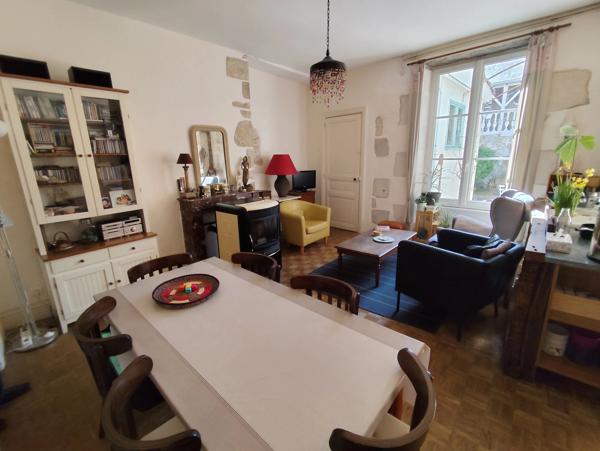 Magnifique maison de ville de caractère avec 3 chambres au cœur du quartier historique de Civray