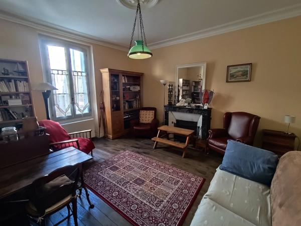 Magnifique maison de ville de caractère avec 3 chambres au cœur du quartier historique de Civray