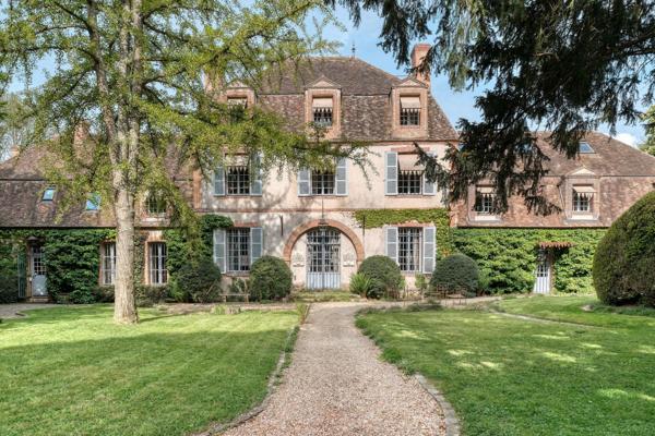 Vente manoir 735 m² 17 Pièces Nogent-le-Roi