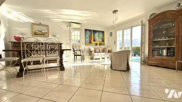 LE MUY - Villa individuelle avec piscine et espaces extérieurs agréables