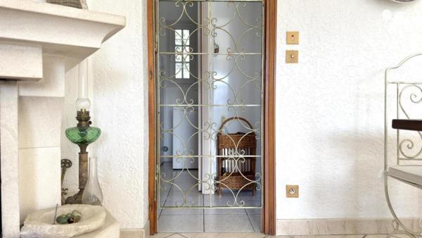 LE MUY - Villa individuelle avec piscine et espaces extérieurs agréables